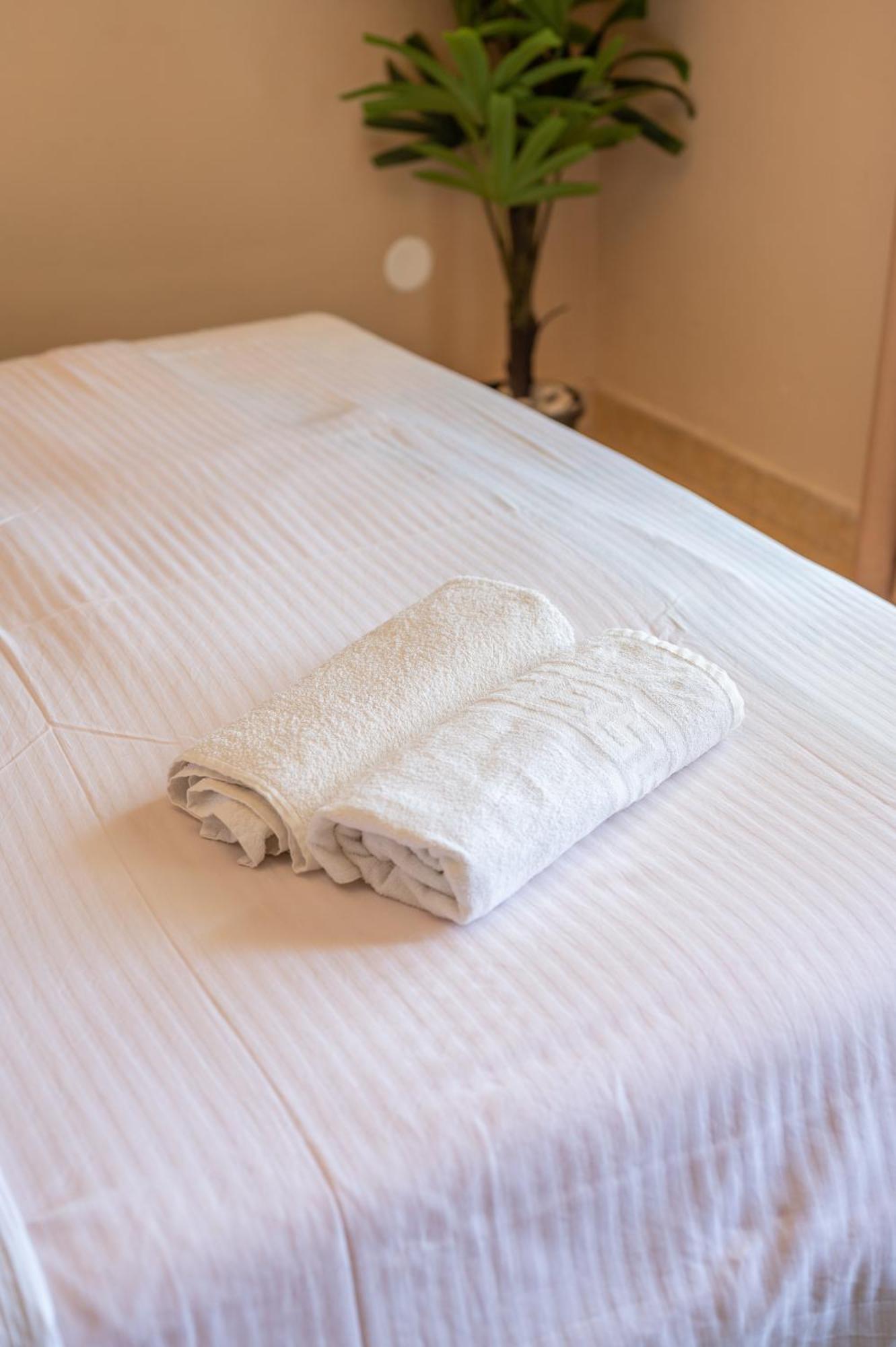 Beach Walk Apartments Ulcinj Bagian luar foto