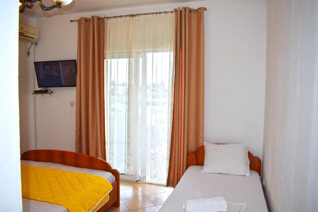 Beach Walk Apartments Ulcinj Bagian luar foto